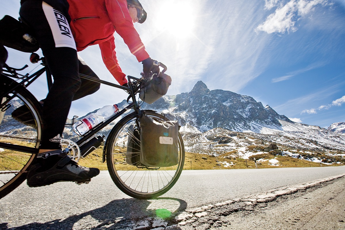 Gregg Bleakney plays with angles in his cycling photography.
